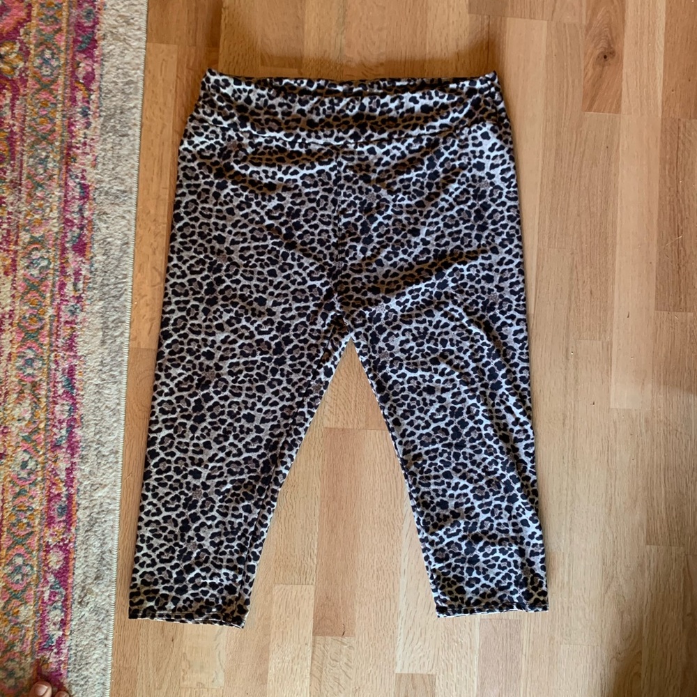 Leopard yoga pants